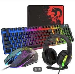 キーボード、マウス、ヘッドセットのセットのサムネイル
