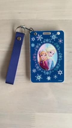 アナと雪の女王　ハードケース　定期　ICカード入れのサムネイル