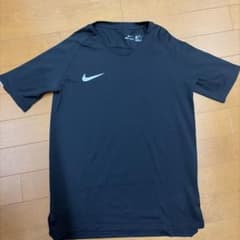 Nike 黒 ショートスリーブシャツのサムネイル