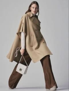 未使用 MaxMara PERNICE コットンケープ ポンチョ - メルカリ
