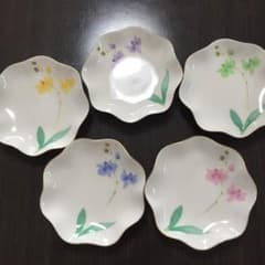 花柄の小皿♡のサムネイル