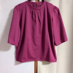 美品　　接触冷感　any sis ワインレッド半袖 トップス バックボタン付きのサムネイル