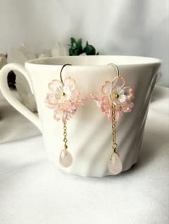 【ハンドメイド】【天然石】 桜とローズクォーツのピアス イヤリング変更可のサムネイル
