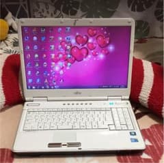 ホワイトノートパソコン15.6インチのサムネイル