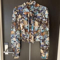 ザラ　フローラルボウタイブラウスのサムネイル