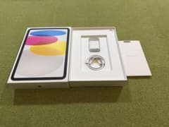 iPad A16 (第11世代) 箱と充電器、充電ケーブル付き - メルカリ