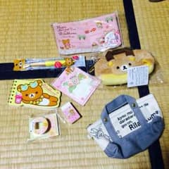 8点のリラクマアイテムのサムネイル