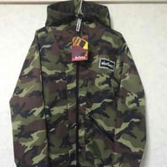 WILDTHINGS × atmos マウンテンパーカー カモ ジャケットのサムネイル