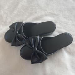【新品】スリッパ　黒　合皮　受験や参観日などに　リボンのサムネイル