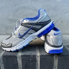 【新品未使用】NIKEランニングシューズ30㎝のサムネイル