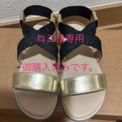 【美品】ゴールド ブラック サンダル 20cmのサムネイル