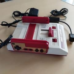 任天堂初代ファミリーコンピューターのサムネイル