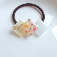レジン ドライフラワー ヘアゴム スクエア型 - メルカリ