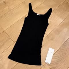 ATON ブラック リブ タンクトップ ノースリーブ