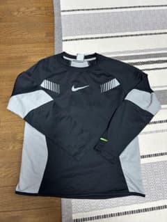 NIKE長Tシャツ150(140/150)のサムネイル