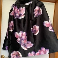 最終値下げCrea 花柄スカートのサムネイル