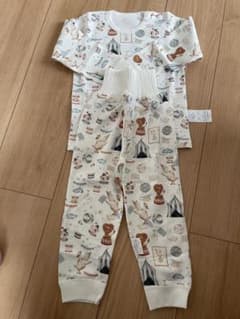 新品未使用　ベビーパジャマ90cmのサムネイル