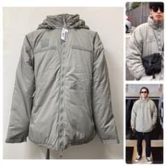 【美品★S-R】米軍実物 ECWCS GEN3 レベルセブン ジャケット SR 美品☆S-R】米軍実物 ECWCS GEN3 レベルセブン ジャケット SR - メルカリ