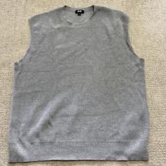 UNIQLO  ニットベストのサムネイル