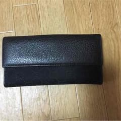 GUCCI財布のサムネイル