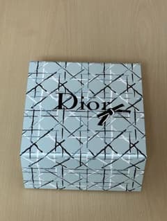 Dior ギフトボックス 空箱　縦20cm 横21cm 高さ11cmのサムネイル