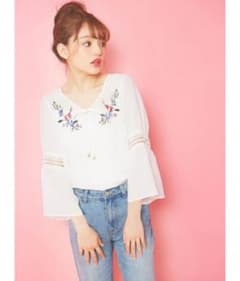 花刺繍シフォントップスのサムネイル