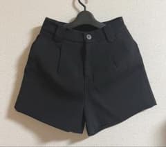 黒ショートパンツのサムネイル