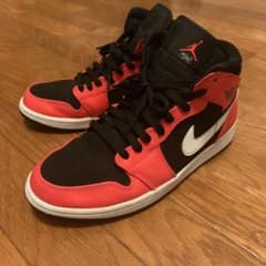 AIR JORDAN 1 MIDのサムネイル