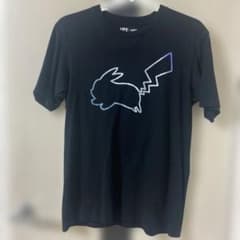 UNIQLO UT ポケモン ピカチュウ Tシャツ ブラック　Sサイズのサムネイル