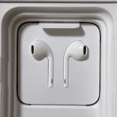 iPhone イヤホン 純正のサムネイル