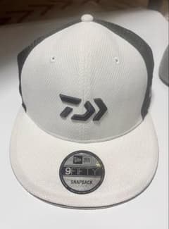 最終値下げ‼️DAIWA 9FIFTY SNAPBACK 帽子 ホワイト/ブラックのサムネイル
