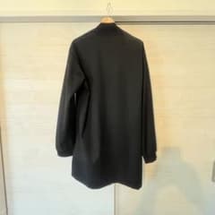 黒のロングシャツのサムネイル