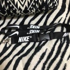 期間限定 NIKE ナイキ ネックストラップ 黒×白のサムネイル