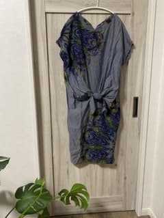 沖縄ブランド　Yokang グレー 花柄 半袖 ワンピース 膝丈　リバーシブル 沖縄ブランド Yokang グレー 花柄 半袖 ワンピース 膝丈 リバーシブル