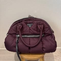 PRADA バーガンディ キルティングショルダーバッグのサムネイル