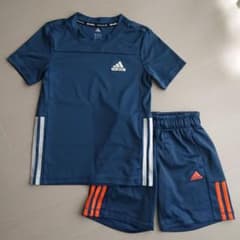 ☆ちゃき様専用☆ アディダス Tシャツ短パンセットのサムネイル