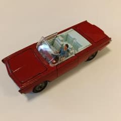 当時物 コーギートイズ クライスラー フィギュアゴルフバッグ付 ミニカー 英国製 当時物 コーギートイズ クライスラー フィギュアゴルフバッグ付