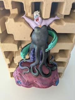 ディズニー 　アースラ　 フィギュア リトル・マーメイド　ヴィラン　美品のサムネイル
