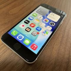 iPhone SE 第3世代 64GB Starlight SIMフリーのサムネイル