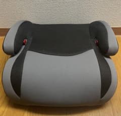 ジュニアシート グレー×黒の美品ブースターシート！汚れなし 15〜36kg対応のサムネイル