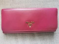 PRADA プラダ　長財布のサムネイル