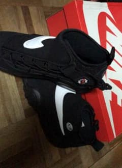 NIKE エアーシェイクのサムネイル