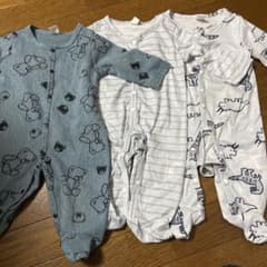 足つき ロンパースのサムネイル