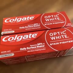 Colgate Optic White Stain Fighter 2本のサムネイル