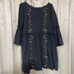 Dazzlin 花柄刺繍 膝丈ワンピース ブラックのサムネイル
