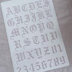 素敵な字体のアルファベットステンシルシートのサムネイル