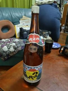 黒糖焼酎 八千代 樫樽仕込み1800ml 30度× １本 黒糖焼酎 八千代 樫樽仕込み1800ml 30度× 1本 - メルカリ