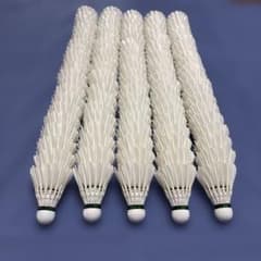 バドミントンシャトル ほぼ新品同様　214 バドミントンシャトル ほぼ新品同様 214 - メルカリ