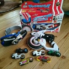 仮面ライダーマッハ マッハドライバーとゼンリンシューターのサムネイル