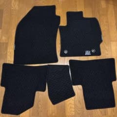 トヨタ カローラクロス 純正 フロアマット デラックスタイプのサムネイル